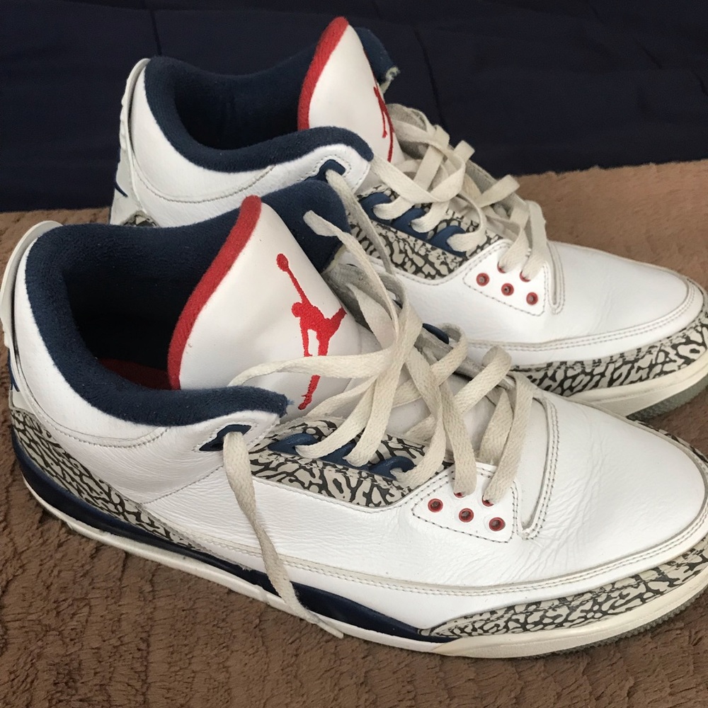 Jordan true blue 3s